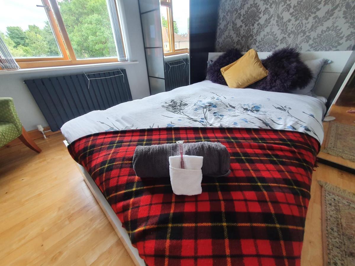 Beautiful Guest Rooms, Free Parking, 30Min Heathrow, 40Min Wembley, 60Min Central London Greenford  Dış mekan fotoğraf