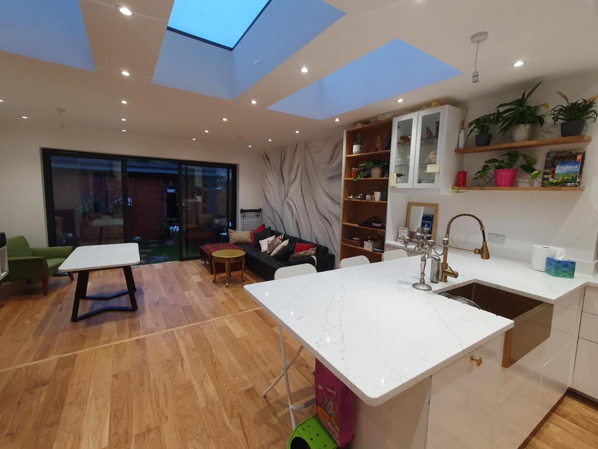 Beautiful Guest Rooms, Free Parking, 30Min Heathrow, 40Min Wembley, 60Min Central London Greenford  Dış mekan fotoğraf