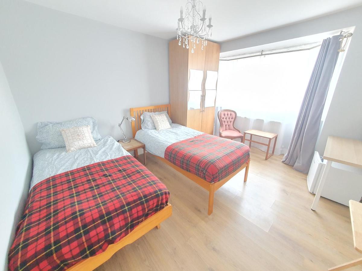 Beautiful Guest Rooms, Free Parking, 30Min Heathrow, 40Min Wembley, 60Min Central London Greenford  Dış mekan fotoğraf