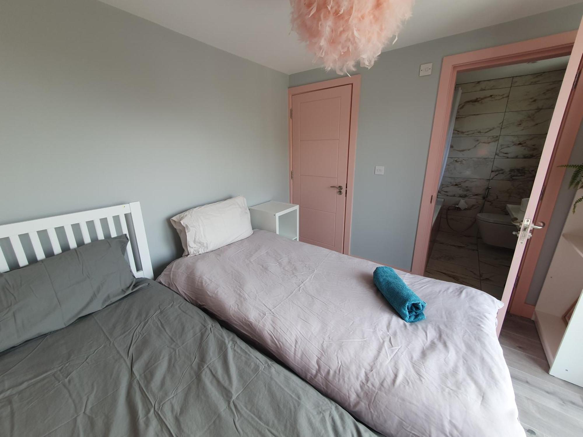 Beautiful Guest Rooms, Free Parking, 30Min Heathrow, 40Min Wembley, 60Min Central London Greenford  Dış mekan fotoğraf